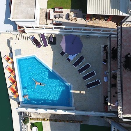 Apartments Riverside تْشيرسيك نوفي المظهر الخارجي الصورة