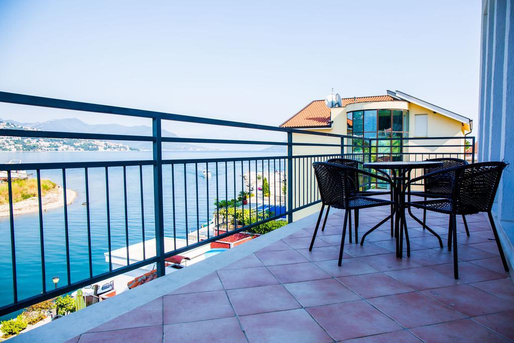 Apartments Riverside تْشيرسيك نوفي المظهر الخارجي الصورة