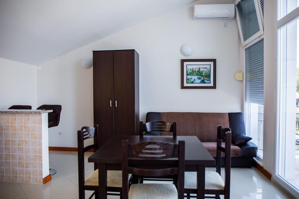 Apartments Riverside تْشيرسيك نوفي المظهر الخارجي الصورة