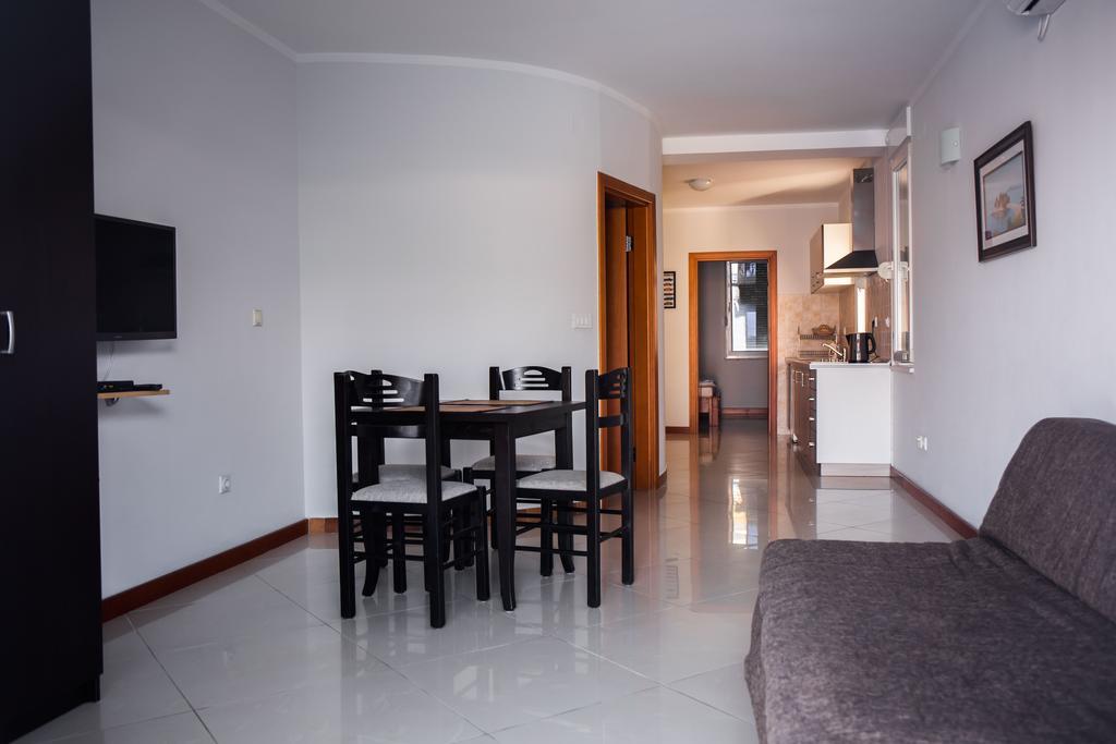 Apartments Riverside تْشيرسيك نوفي المظهر الخارجي الصورة