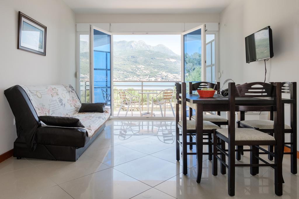 Apartments Riverside تْشيرسيك نوفي المظهر الخارجي الصورة