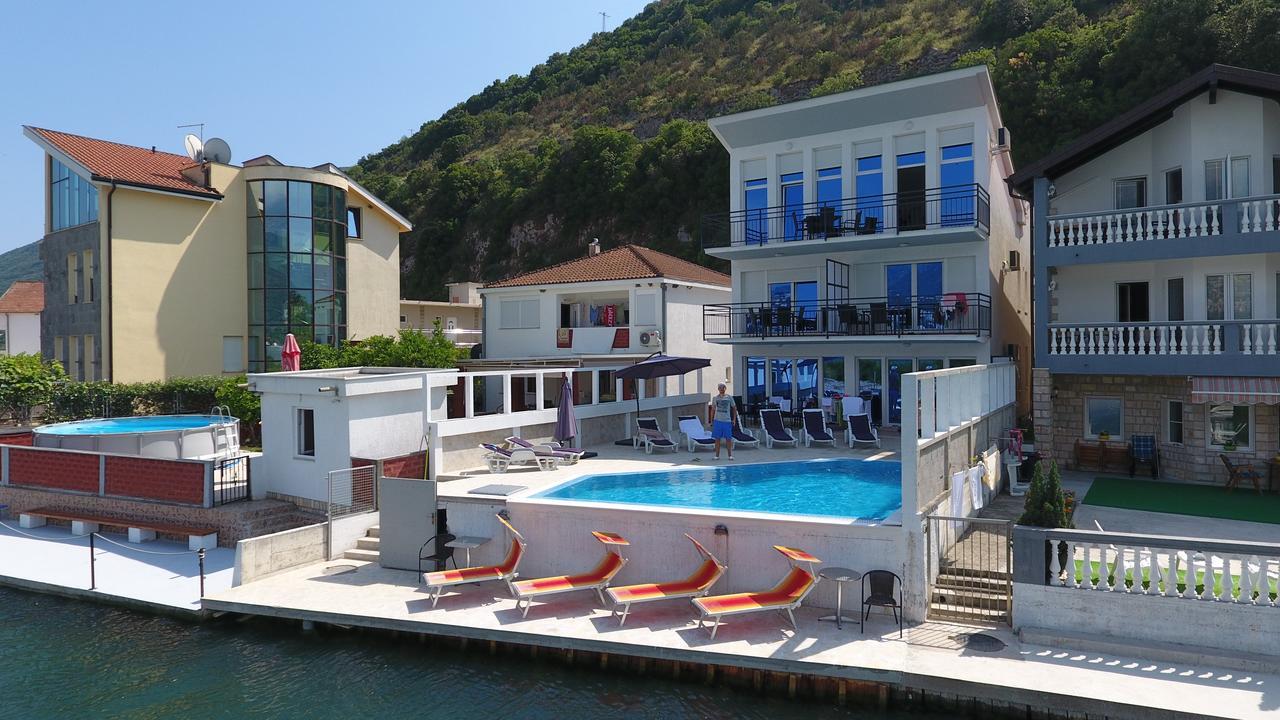 Apartments Riverside تْشيرسيك نوفي المظهر الخارجي الصورة